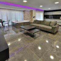 שקיעה בים 75 - דירה מהממת עם ג'קוזי ספא ליד הים יש מקלט、ハイファにあるHaifa Airport - HFAの周辺ホテル