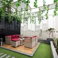 The Elegance Hotel, hotel v mestu Kakarmatha