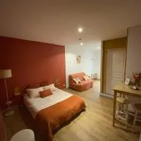 Chambre- Indépendant et Autonome, hotel u gradu 'Santilly'