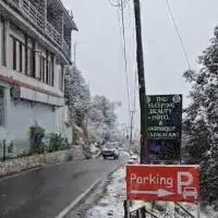 Sleeping Beauty Hotel Moutain view property, מלון בג'ושימת