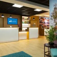 Brit Hotel Confort Amiens، فندق في لونجو