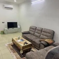 Wika Homestay, מלון בLunas
