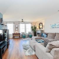 Sojourn Sea Views with Balcony & Fireplace Sleeps 7, hotel em Virginia Beach