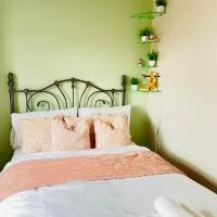 Modern Private Suite, hotel v destinaci Havant