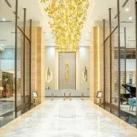 Gumaya Tower Hotel, מלון בסמאראנג