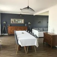 Maison de famille de 150 m2 à 15 minutes de la mer, hotel a Coëx