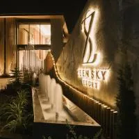 Zeen Sky Resort, hotel i Ban Noi