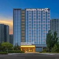 Golden Tulip Qingdao Hongdao Exhibition Center Hotel – hotel w mieście Qingdao
