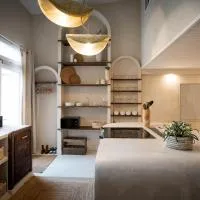 La Tête Penchée - Maison Duplex 2 Chambres et Jacuzzi, hotel u gradu 'Deûlemont'