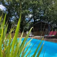 Les Lodges de Phanou – hotel w mieście Prissac