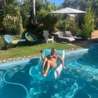 Viesnīca The Garden Pool and Spa house ocean views pilsētā Seacliff