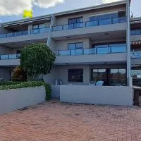 Corona Del Mar 23, ξενοδοχείο σε Uvongo Beach