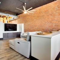 Downtown Quincy Condo with Washington Park Views!, hotel poblíž Quincy Regional (Baldwin Field) - UIN, Quincy
