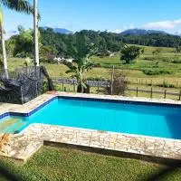 Casa Suíça família-luxo nr4 Suite master 5-pessoas, hotel in Pomerode
