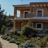 Villa Tranquility, Private Villa, 40 km from Athens, Oropos, Greece, hotelli kohteessa Skála Oropoú