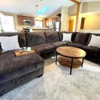 Valley View Home with Game Room, & Exclusive Beach & Pool Access, hotel i New Rome