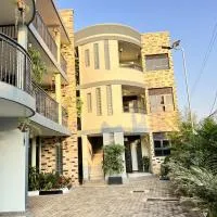 Supreme Apartments, hotell i Kansiri