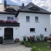 Ferienwohnung-Hainberg, hotelli kohteessa Habrachćicy