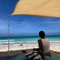 Beachside calm, Footsteps to the sand and sea、Silver Sandsのホテル