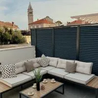 Dawn & Dusk - Modern Two Bedroom Apartment with Mountain Views, hotel v mestu Čilipi