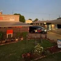 Warrego Motel、チャールビルにあるCharleville Airport - CTLの周辺ホテル