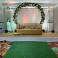 Peaks And Pines Resort: Lansdowne şehrinde bir otel