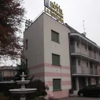 Mariano Comense में, होटल Hotel Residence La Fontana