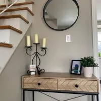 Cheerful 4 bedroom with sunroom、ベルビルのホテル