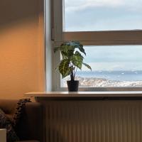 Illu Rental - Sea & City view Guesthouse, hotel poblíž Ilimanaq Heliport - XIQ, Ilulissat