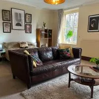 Large Corris apartment with kitchen & lounge and adjoining bathroom, hotel v mestu Dolgellau
