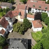 Schloss Nidda - FeWo mit Privatgarten, Fellnasen willkommen!, hotel en Nidda