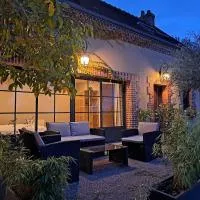 Gite 4 a 6 pers avec piscine Vendome, hotel a Pezou