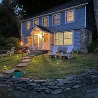 Relax Like It's 1800!, hotel a Pond Eddy