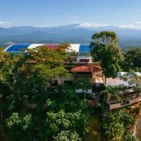 Mountain Top Park Hotel, hotel di Manuel Antonio