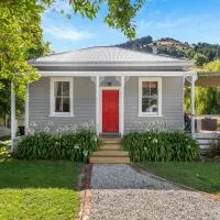 Beautiful Kereru Cottage, hotel en Little River