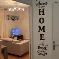 Grand appartement 71 m2 avec parking privé gratuit proche Paris, hotel v mestu Sèvres