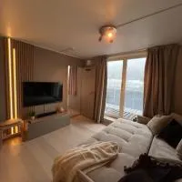 Voss Apartment in Oppheim Resort, pool and view, hotel v destinácii Vossevangen