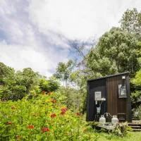 Secret Garden by Tiny Away, hotell i Uki