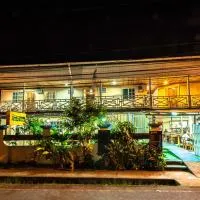 Hotel Posada Los Delfines, hotel din Bocas Town