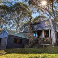 Polo Club Chalet- Iconic, luxury Chalet- Large games room, hotel poblíž Letiště Mount Hotham - MHU, Dinner Plain