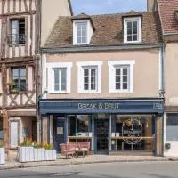 Break & Brut, hotelli kohteessa Nogent-le-Roi