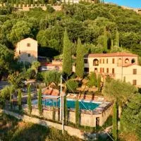 Madonna Del Poggio CAV - Apartments, hotel di Scarlino