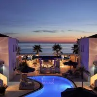 Icon Suites by the sea, hotel v destinácii Potos