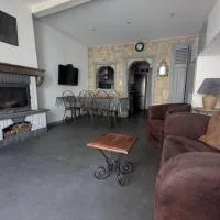 Le nid des voyageurs, Maison de vacances familiale, hotel u gradu Leyment