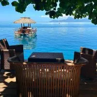 Moana Waterfront Bungalow، فندق في بوناويا
