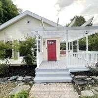 Viesnīca Bright, Airy Home in Hudson! pilsētā Hadsona