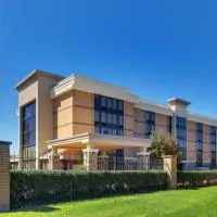 Heritage Inn Suites Houston Sugar Land, Trademark by Wyndham, hotelli kohteessa Sugar Land