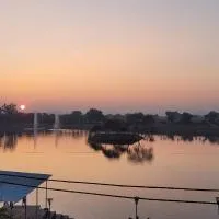 Hotel Lakeside, hotel Khadzsuráhóban