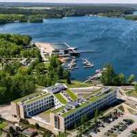 Nad Zatoką Aparthotel by Rent4You, hotel di Olsztyn