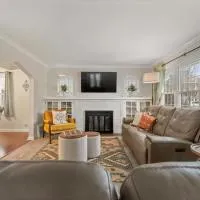 5 Mins to UND - Cozy 4BD House, hotell i South Bend